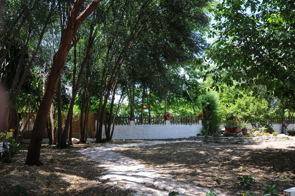 Vicky'S Garden Apartment Kalamákion Екстериор снимка