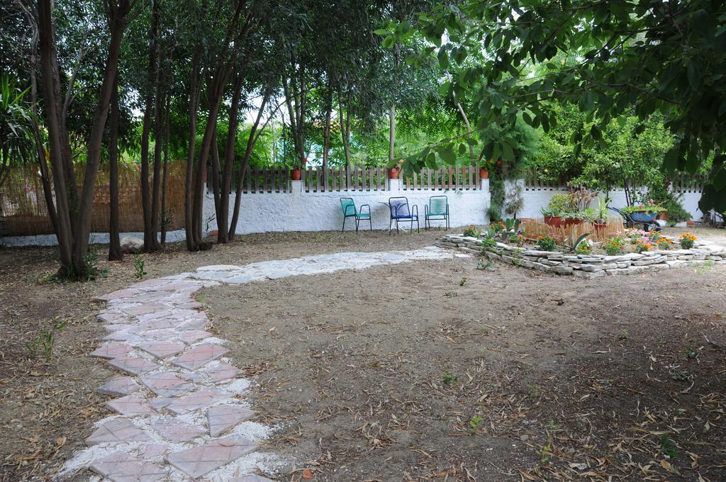Vicky'S Garden Apartment Kalamákion Екстериор снимка