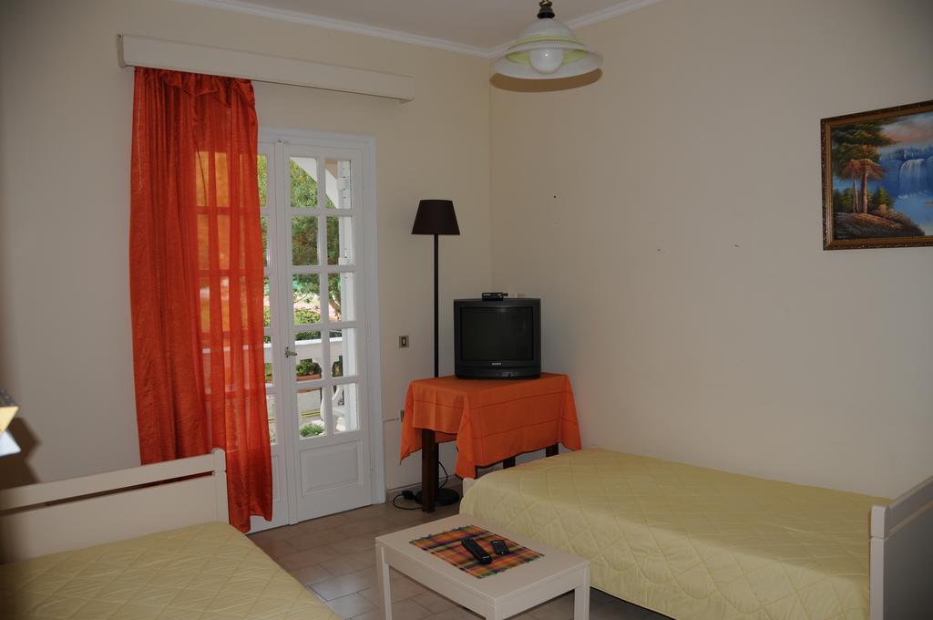 Vicky'S Garden Apartment Kalamákion Екстериор снимка