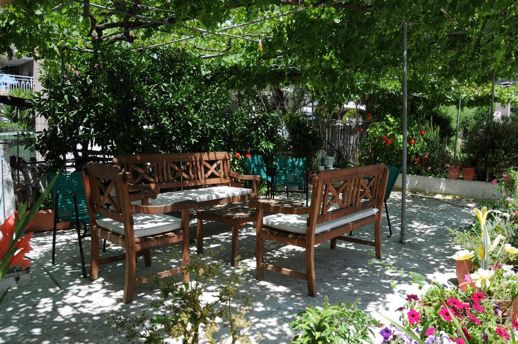 Vicky'S Garden Apartment Kalamákion Екстериор снимка
