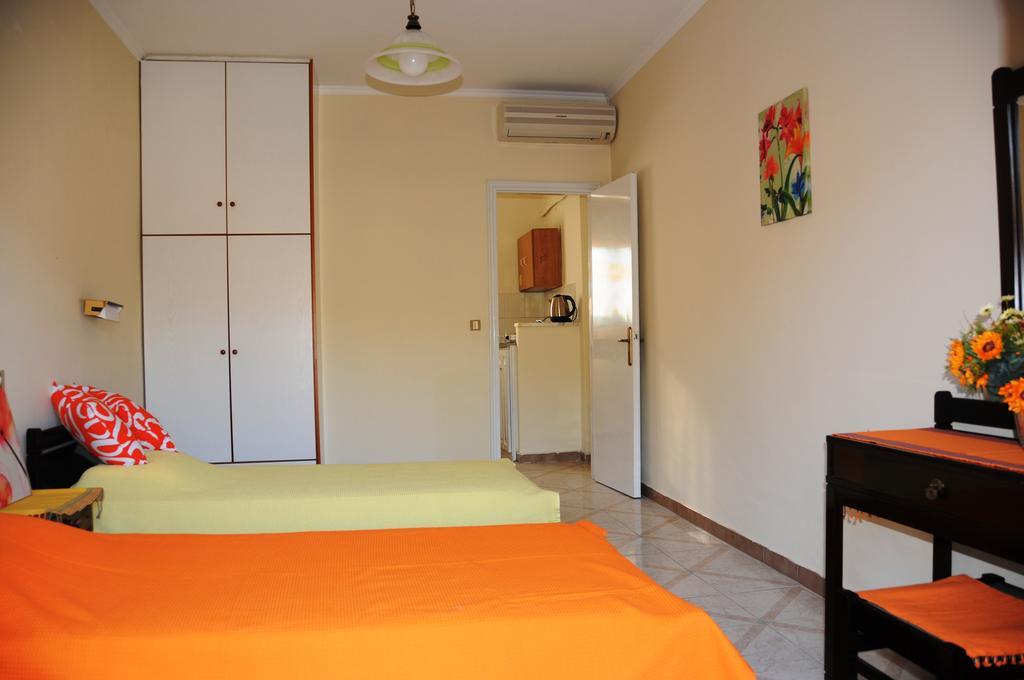 Vicky'S Garden Apartment Kalamákion Екстериор снимка