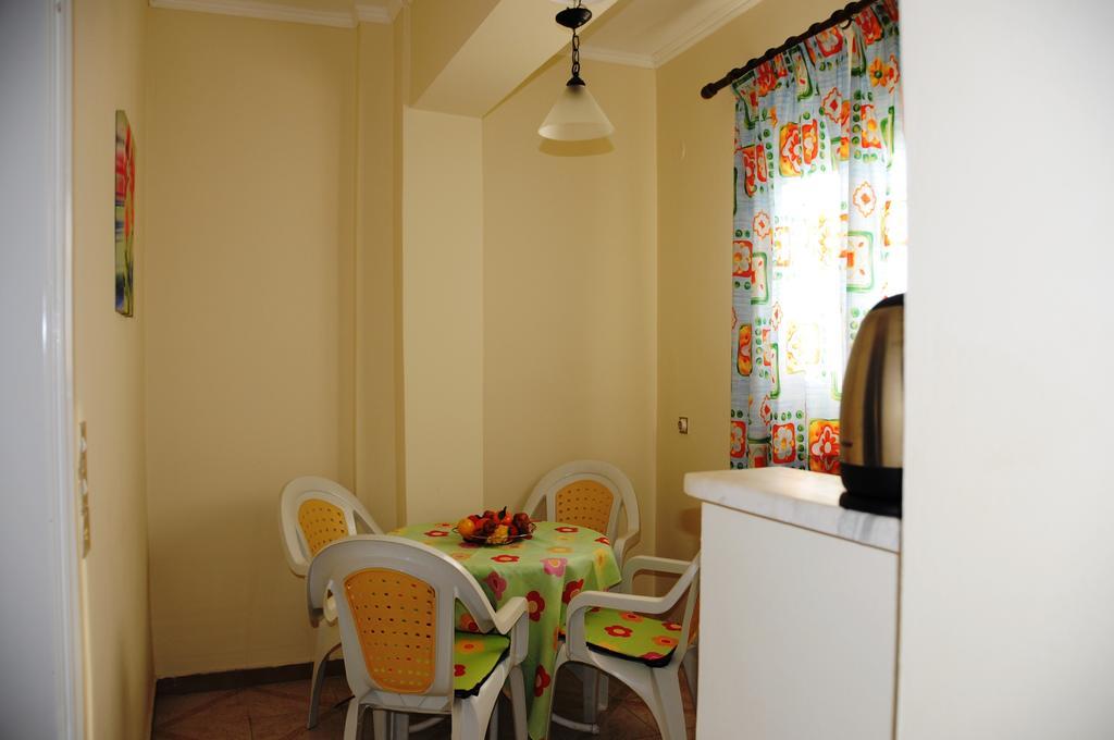 Vicky'S Garden Apartment Kalamákion Екстериор снимка