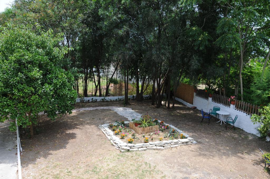 Vicky'S Garden Apartment Kalamákion Екстериор снимка
