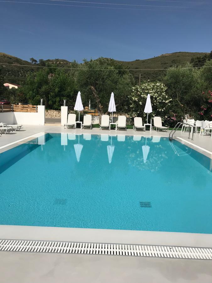 Vicky'S Garden Apartment Kalamákion Екстериор снимка