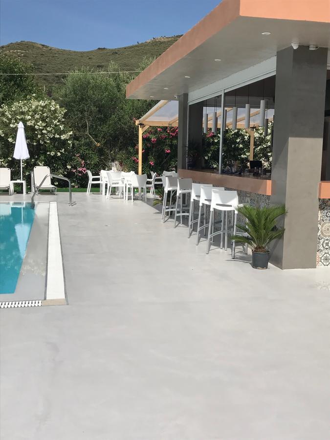 Vicky'S Garden Apartment Kalamákion Екстериор снимка