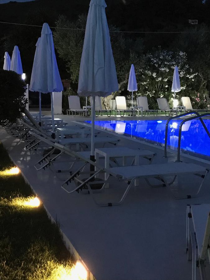 Vicky'S Garden Apartment Kalamákion Екстериор снимка