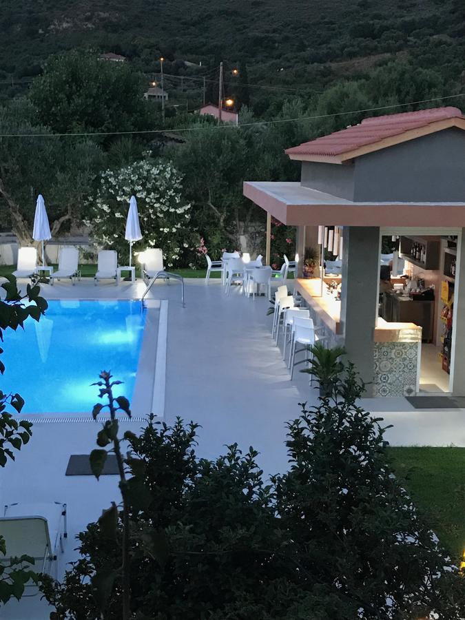 Vicky'S Garden Apartment Kalamákion Екстериор снимка