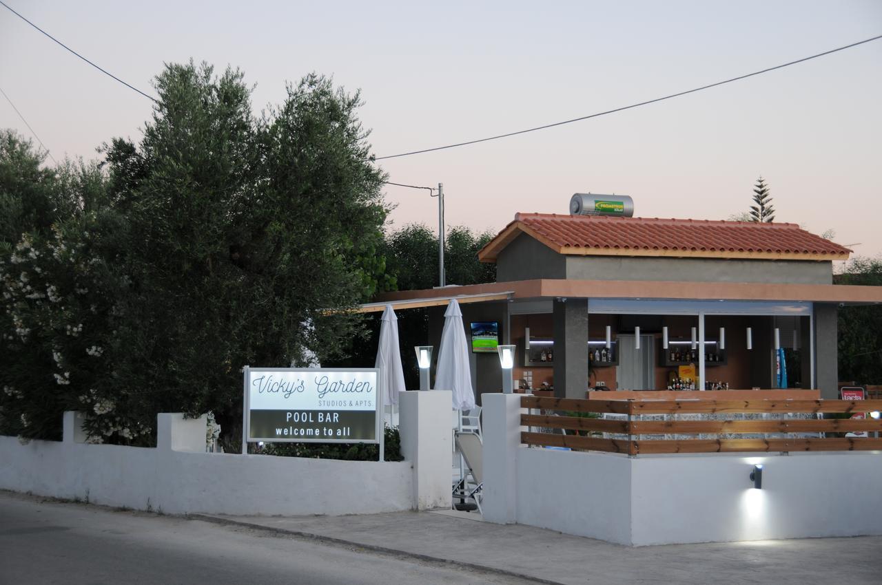 Vicky'S Garden Apartment Kalamákion Екстериор снимка
