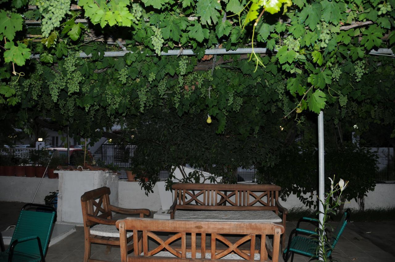 Vicky'S Garden Apartment Kalamákion Екстериор снимка